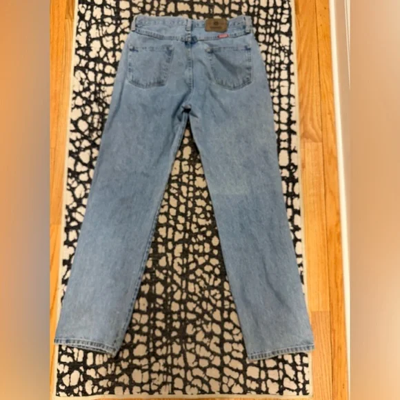 Wrangler Women's Classic Blue Denim Jeans - Picture 5 of 7
